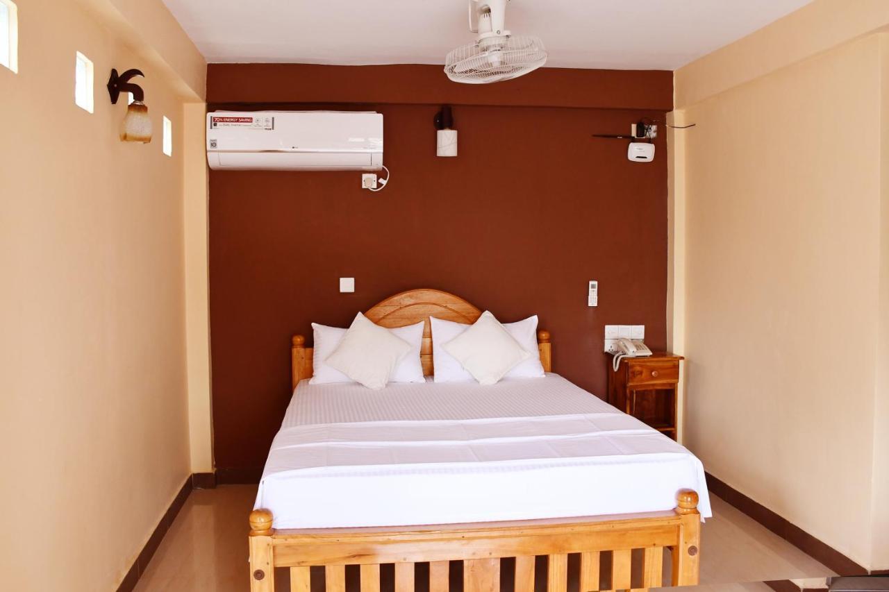 Bluewater Beach Resort Trincomalee Extérieur photo