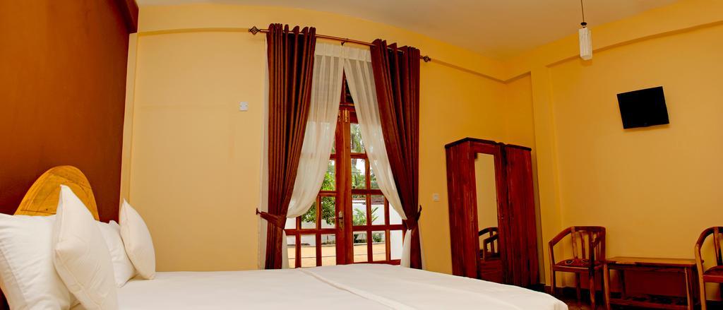 Bluewater Beach Resort Trincomalee Extérieur photo