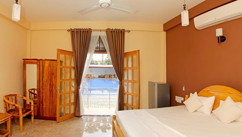 Bluewater Beach Resort Trincomalee Chambre photo