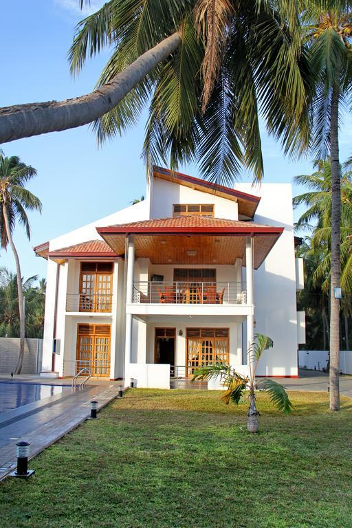Bluewater Beach Resort Trincomalee Extérieur photo