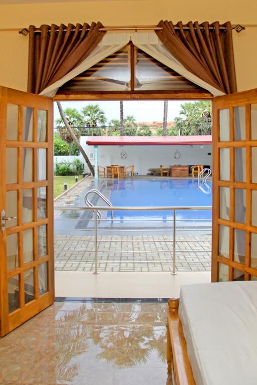Bluewater Beach Resort Trincomalee Chambre photo