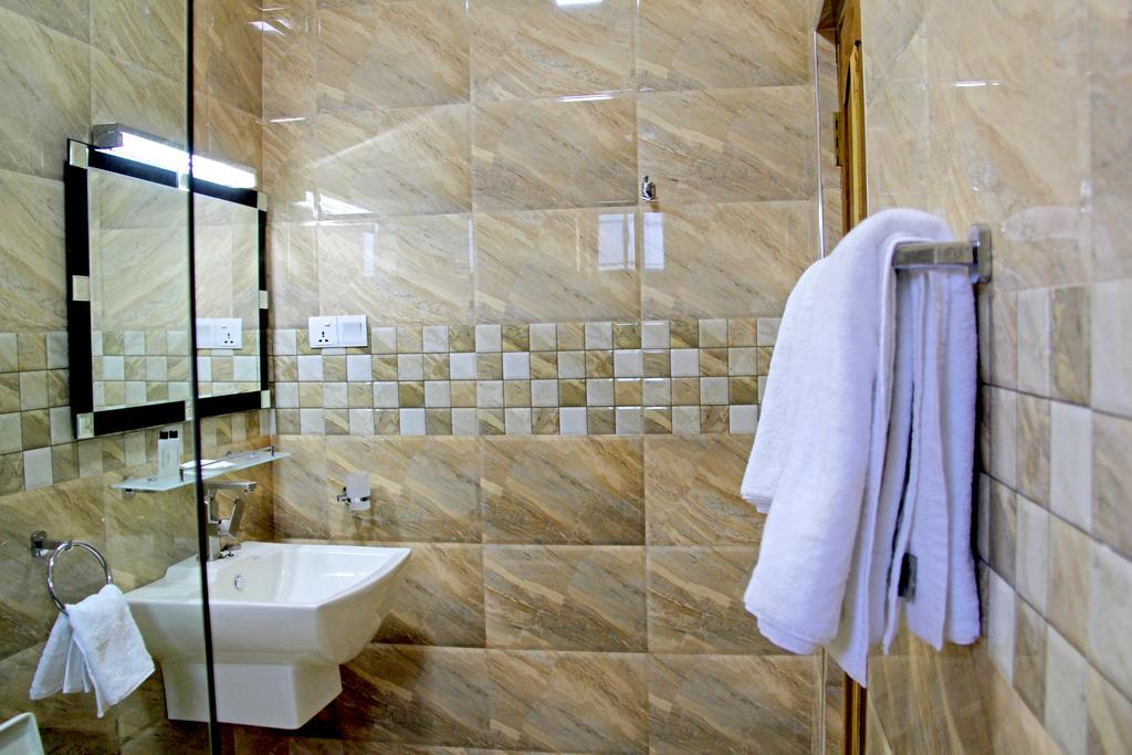 Bluewater Beach Resort Trincomalee Chambre photo