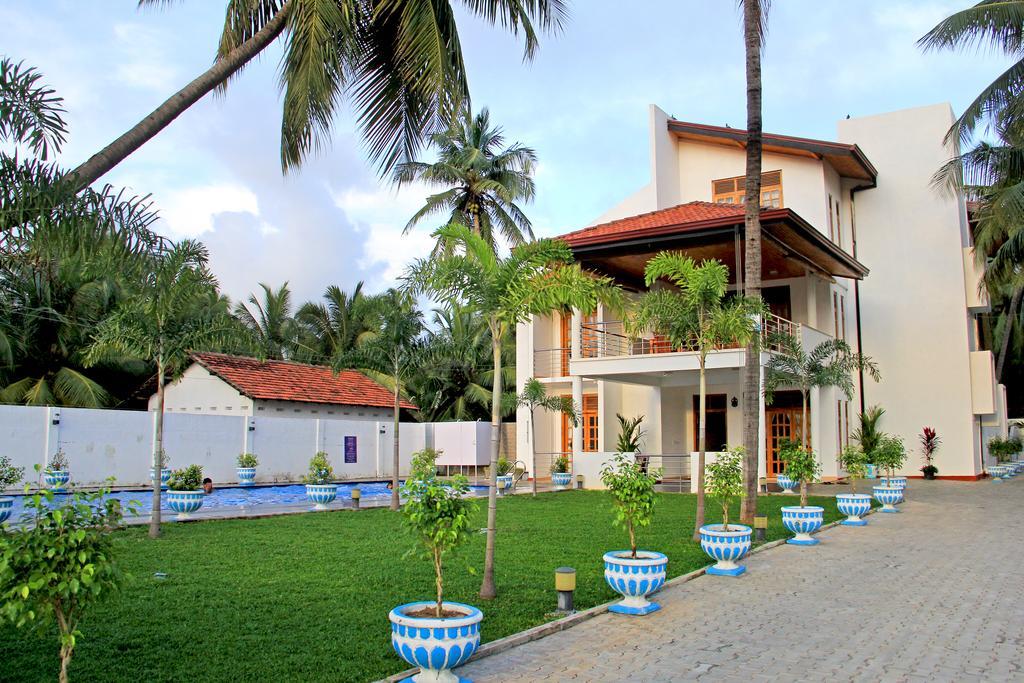 Bluewater Beach Resort Trincomalee Extérieur photo